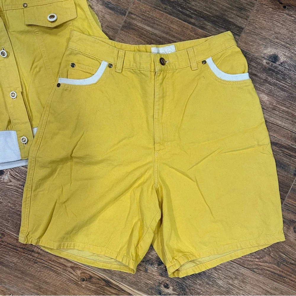 Vintage Cache Yellow 2-Piece Set – Crop Vest & Shorts | Size M / 12 - Picture 2 of 8